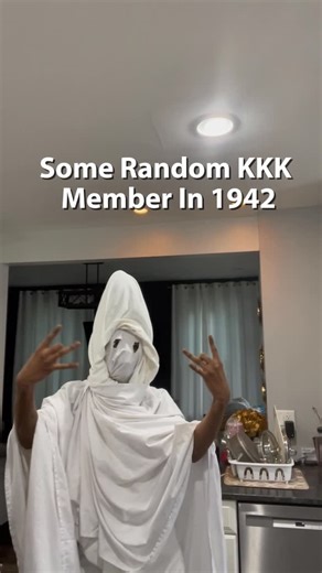 Dt 🦦 on Instagram: "Then We Strippin Em Nd Whippin Em 🤣 . . . Go Follow For More Funny Vids 🤣‼️ #explorereels #waddup #funnyvids"