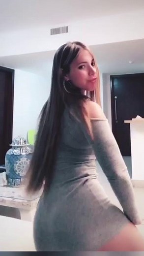 Mujer Hermosa Bailando x (Equis)