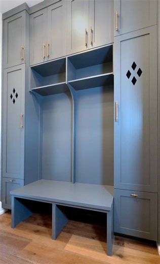 We design mudrooms for real life, making your daily routine easier! Everything has a place, see for yourself. If you’re building a new home and want thoughtful, functional design from day one, let’s talk. | Mission Design Co