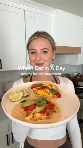 Caroline McHugh on Instagram: "a full day of movement + healthy meals! I got all my recipes from @thesculptsociety !! if you sign up, you will get access to 1000+ workouts and amazing recipes, grocery lists, & food guides. use my link / code: CAROLINEJAN for 3 months of TSS for 15% off!! limited time offer only xx @meganroup #tsspartner"