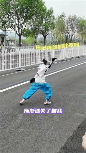 2026机器人马拉松显眼包合集，看完笑到停不下来！(@小张大点儿声）