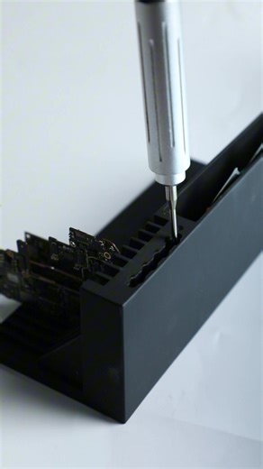 #RF4 ST16 Multifunctional Storage Stand 🔥 Core Function: Integrated storage for repair tools/parts → boosts efficiency🔥 Key Features: 3 small boxes: Fit disassembly sheets, stencil sheets, screens, screwdrivers, etc. Metal base: Excellent load-bearing → stable standing placement | RFfour Kailiwei Yuki