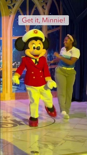 Minnie Mouse shows off her AMAZING dancing skills!! #disney #minniemouse #disneywish