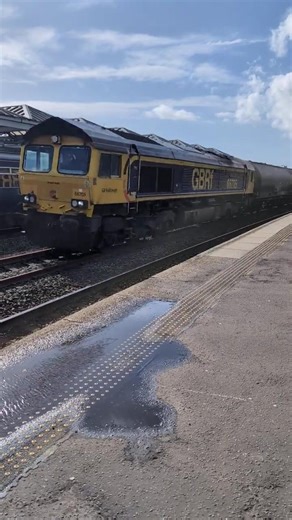 GBRf Class 66 Hauls Tanker Wagons