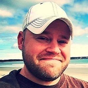 Eric Jacobs Girlfriend 2025: Dating History & Exes - CelebsCouples