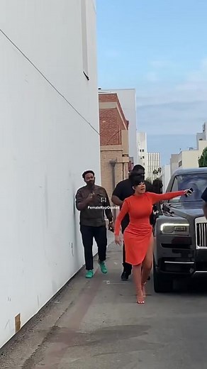 Offset being arrested while wife, Cardi B comes to his defence. #cardib #foryou #bardigang #offset #husband #viral #foryou #fyp #fypシ