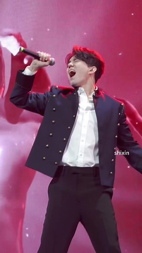 Mesmerizing Dimash Qudaibergen Performance: Goosebumps Guaranteed!