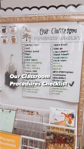 The Procedures Checklist 📋is great visual for teachers & students! Shoutout to @missvin3 who shared this idea years ago! The first days of school are full of so many good things! Getting to know students, building relationships, and practicing procedures are KEY! 🔑 There’s so much happening it can be easy to forget to teach all the procedures. ENTER-this big ol’ procedure list! 🌟🙌🏽This anchor chart is displayed at the front of the room for all to see (I also have a more detailed paper list-