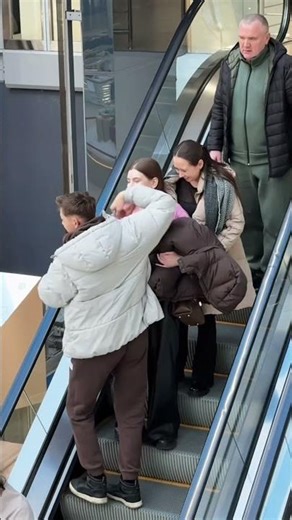 #AlexEasy #Pranks #Hugs #prank #hugh #comedy #memes #funny