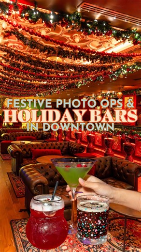Marissa Fiala | Houston, TX on Instagram: "NEW DOWNTOWN HOUSTON HOLIDAY BARS & PHOTO OPS 🎄🌟🎅🏻 @greenstreethou has officially transformed into a holiday wonderland! Not only are there three festive photo activations, but three of the onsite bars have decked out their spaces with holiday decor and themed drinks. Here’s what to know before you go: 3 HOLIDAY BARS 🌴 “Hard Nog Life” at 810houston for a grungy dive bar vibe Christmas vibe 🎹 “Tinsel and Tonic” at @peteshouston with festive drinks 
