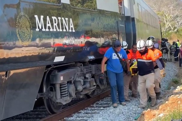 Interoceanic Train derails in southern Mexico, killing at least 13 and injuring dozens