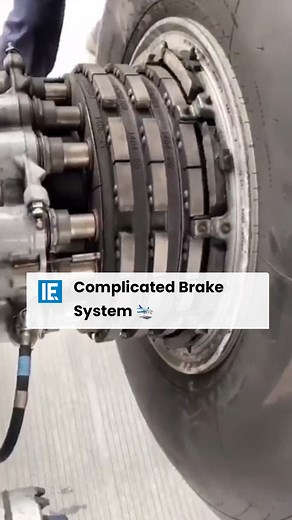A closer look into the wheel attachment and brake system of an airplane. | Interesting Engineering