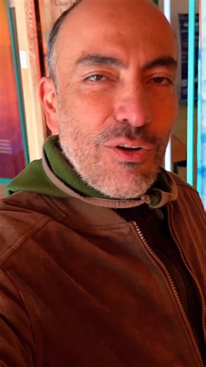 Bryan Machuca nos contó cómo combina Python y matemáticas para dar vida a obras de arte hechas con hilos que celebran la biodiversidad. Sebastián Chinome del proyecto Biofilia se unió a la explicación @bio_chinome | Ciencia Café pa' Sumercé