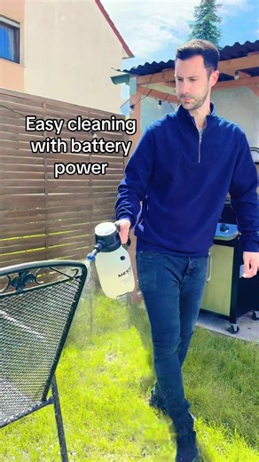 Ready for a cleaning upgrade? Meet the MESTO e.FOAMER E2 – your go-to for tackling stubborn dirt. With a flat spray nozzle and adjustable foam, your cleaning routine just got easier. Use eco-friendly agents for safe outdoor cleaning without harsh chemicals. Tip: Try the continuous spray mode for big areas! How do you keep your cleaning eco-friendly? Share your thoughts or follow for more cleaning hacks! #asmr #reinigung #cleantok #cleaning #garten #foam