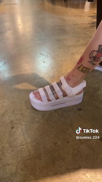 Nike Platform Sandals Unboxing | Trendy Nike Kicks