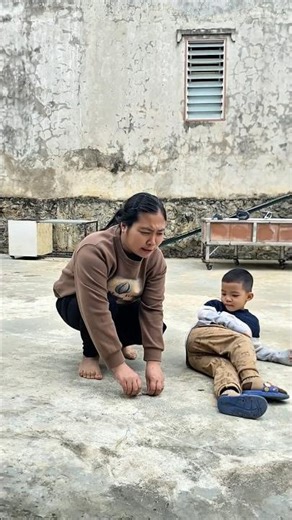 “Let Mom Help You” ❤️ | A Family Moment That Touches Millions #shorts#youtubeshorts