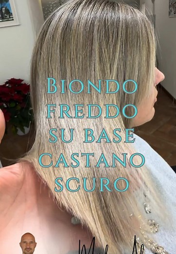 Come sfumare biondo freddo su base castano scuro