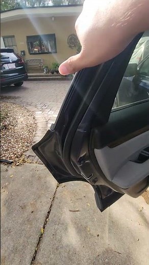 2018 Honda CR-V - How to Operate the Child Door Locks