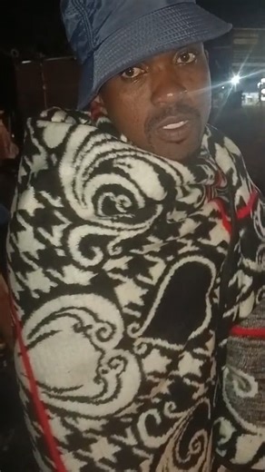 Mocha oa Lesotho o pheta mahlomola a ho robala ka ntle liofising tsa lipasa Mohale's Hoek kajeno, mamela video | Mejametalana Newsroom