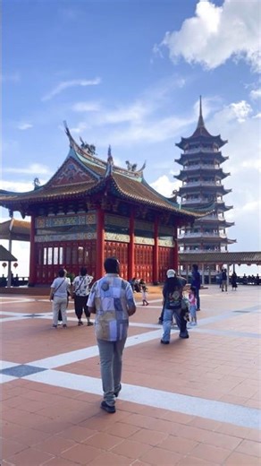 Bright Sky and Sun Rays 🥰