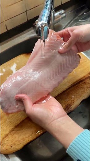 Instructions on how to properly clean salmon