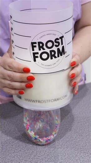 Not all cakes need to be tall to be impressive, they just need to be SMOOTH! ➡️www.frostform.com
