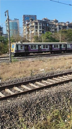 local train horn entry 😲🚂🚉#indianrailways #railway