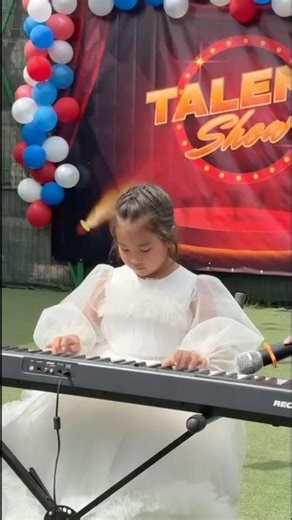 This piano performance is insane 🎹 #talentshow #piano #shorts