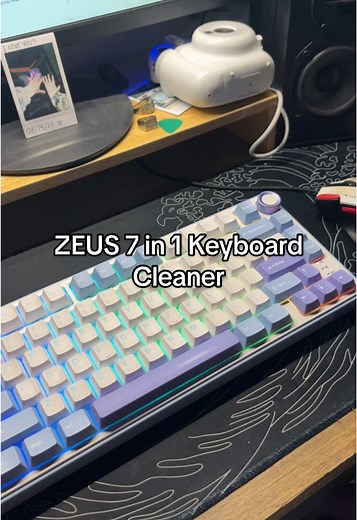 Zeus 7 in 1 Keyboard Cleaner for a Spotless Finish
