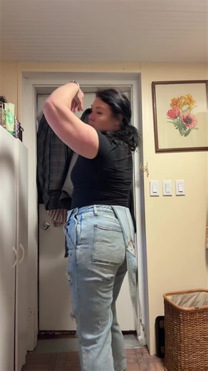 Don’t make fun on me🤣🤣🤣 or do🤣🤣 … I don’t make #transition videos🤣 I think this is my second maybe? 🤣🤣🤣 but I couldn’t help but share my outfit and my favorite little piece straight out of the Edwardian Era. Sitting at just under seven karat- this natural amethyst is set in 10k white gold and was a bridal gift to some very lovely, and lucky bride back around 1900. I felt it very appropriate for a Valentine’s Day #dinner and a white coat ❤️#valentinesday #datenight #grwm