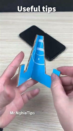 Tips for making a phone stand from cardboard