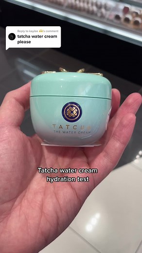 Replying to @kaylee 🫶 Tatcha water cream hydration test. This cream has a nice luxurious smell and glides on smoothly. It’s very fast absorbing and feels hydrating. #hydration #skincare #hydrationtest #tatcha #moisturizer