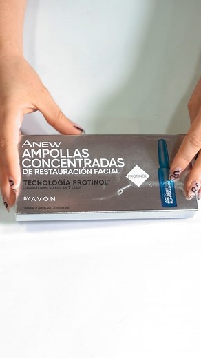 💙Las ampollas Anew tienen la máxima concentración de Protinol, activo que restaura 7 años de pérdida de colágeno en 7 días. Para usarlas: ✨Aplica una ampolla cada noche por 7 días seguidos. ✨Repite el tratamiento 1 vez al mes para mejores resultados. ✨Ideal para usar a partir de los 25 años, edad en la que la piel deja de producir colágeno de manera paulatina. | Avon