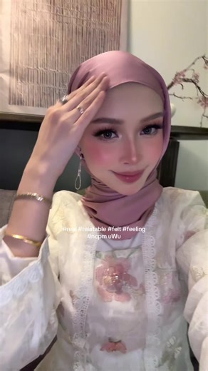 Unique Shawl Style Inspired by Thalia and Dayah