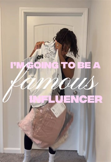 This year I am moving with a diff mindset . A lot of times I get discouraged bc I don’t have a lot of views or I feel like my content isn’t good enough. I often times feel like maybe fashion isn’t my thing as clearly no one really likes my content 🙄 But I really enjoy putting fits together and trying to find my own style, so I got discouraged and tried to find something else to focus on.. but I realized I always compare myself to others. Comparison is the thief of joy! I’m learning to be my aut