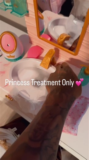 Sevyn on Instagram: "Since we already viral on TikTok & Snapchat let’s see wat instagram do 🫶🏾💕 • • • #viral #fyp #explore #girldad #trump"