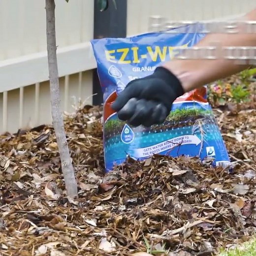 How To Use Ezi-Wet Soil Soaker Granular #gardening #soilhealth #waterwise #gardeningtips