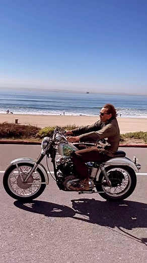 Scotty stopnik on Instagram: "68 XLCH Coast Hwy wave check."