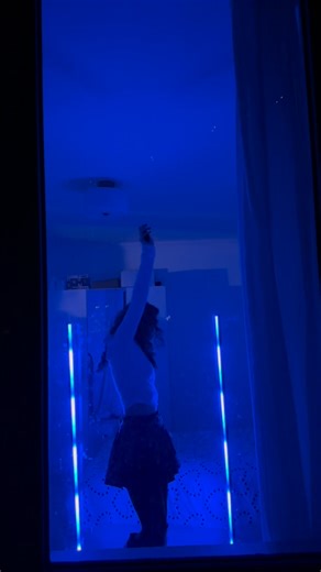 Release your stress on this hormone-fueled night, accompanied by colorful lights.❤️❤️❤️ | Sunmory