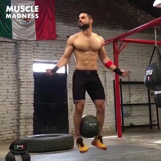 1.2M views · 777 shares | Next level boxing training! 壘 Muscle Madness Boxeo con Chuy Almada | SPORTbible | Facebook
