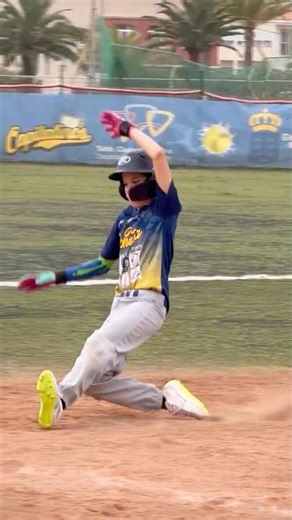 👉 Walk ➡️ Slide ➡️ SCORE 🔥 #baseball #beisbol #sliding #baseballszn #baseballshorts #batting