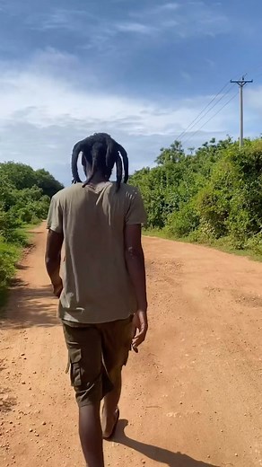 Unity, peace, love, and the Rasta spirit ❤️💛💚. For more, join our tribe by following our page @rastatoday 👈🏾 Find the Rasta in you at our store, LINK IN BIO @rastatoday . . . (Credit: @lionlandry ) . . . DISCLAIMER: Our page does not claim to own the rights to any of the content. Through our platform, we focus on promoting and celebrating blk culture in all its forms. Wherever possible, we credit & tag the original source of each post. If your work is posted, please contact us for credit or 