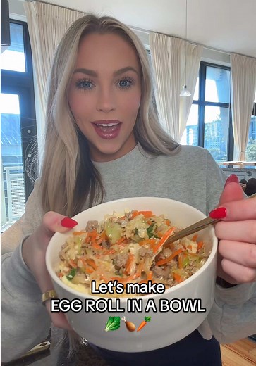 Let’s make EGG ROLL IN A BOWL🥬🍗🥕 #eggroll #eggrollinabowl #food #cooking #easyrecipe