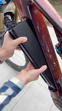 How to take out / in the Battery: 2026 S-Works Turbo Levo 4