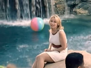 REVEAL was released #onthisday in 2001! The band’s 12th studio album includes favorites like “All the Way to Reno (You’re Gonna Be a Star)” “I’ll Take The Rain,” and, of course, “Imitation of Life.” Revisit Garth Jennings’ iconic pan-and-scan music video and listen to the full album here: https://found.ee/rem-reveal-album #rem #imitationoflife #reveal | R.E.M.