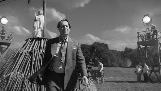 ‘Mank’: The entertaining life of the ‘Citizen Kane’ writer, all there in black and white