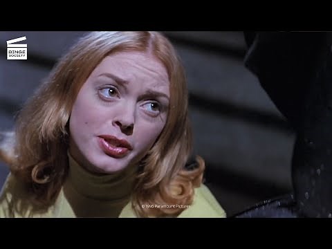 Scream: Crushed by the door (HD CLIP)