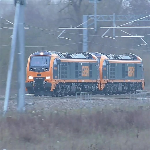 Monday 26th January 2026 Brand new GB Railfreight 99002 and 99001 pass Weetabix on driver training 0Z72 Leicester UKRL to Wellingborough and back to Leicester UKRL. #class99 #MML | PurpleVision