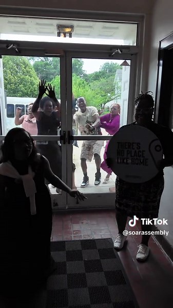 People are so eager to get to Soar Assembly! We love to see it! Get here... every Sunday and SOAR with us. #churchfamily #soarassembly #humor #funnymoments