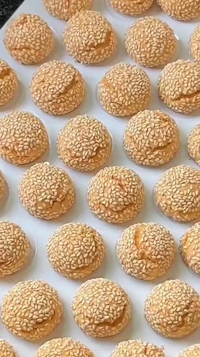 Crispy Sesame Cookies 🥰 dough preparation in the mixer bowl vegetable oil 75g powdered sugar 60g two large eggs mix well for 3min salt 2.5g low gluten flour 275g baking powder 5g knead the dough for 4min separate the dough each piece 10g 52 to 53 cookies make balls sesame seeds Bake in a preheated oven 175C for 25min depends on the oven #cookies #recipe #foryouシ #Sweet #highlight #sesame #dessert #chef #baking #homemade #food | Chef Antonis Stefanelis